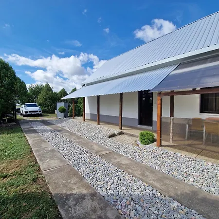 White Party House Velke Kosihy