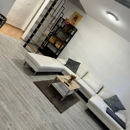 White Party House * Velke Kosihy