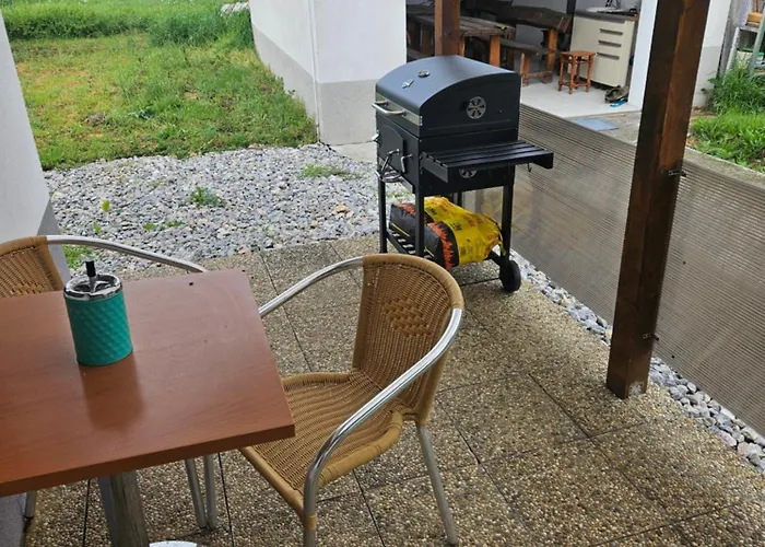 White Party House Dom wakacyjny *