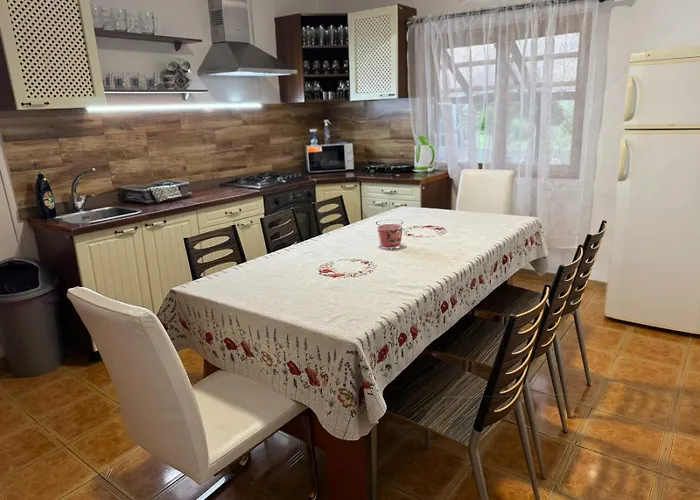 White Party House Dom wakacyjny *